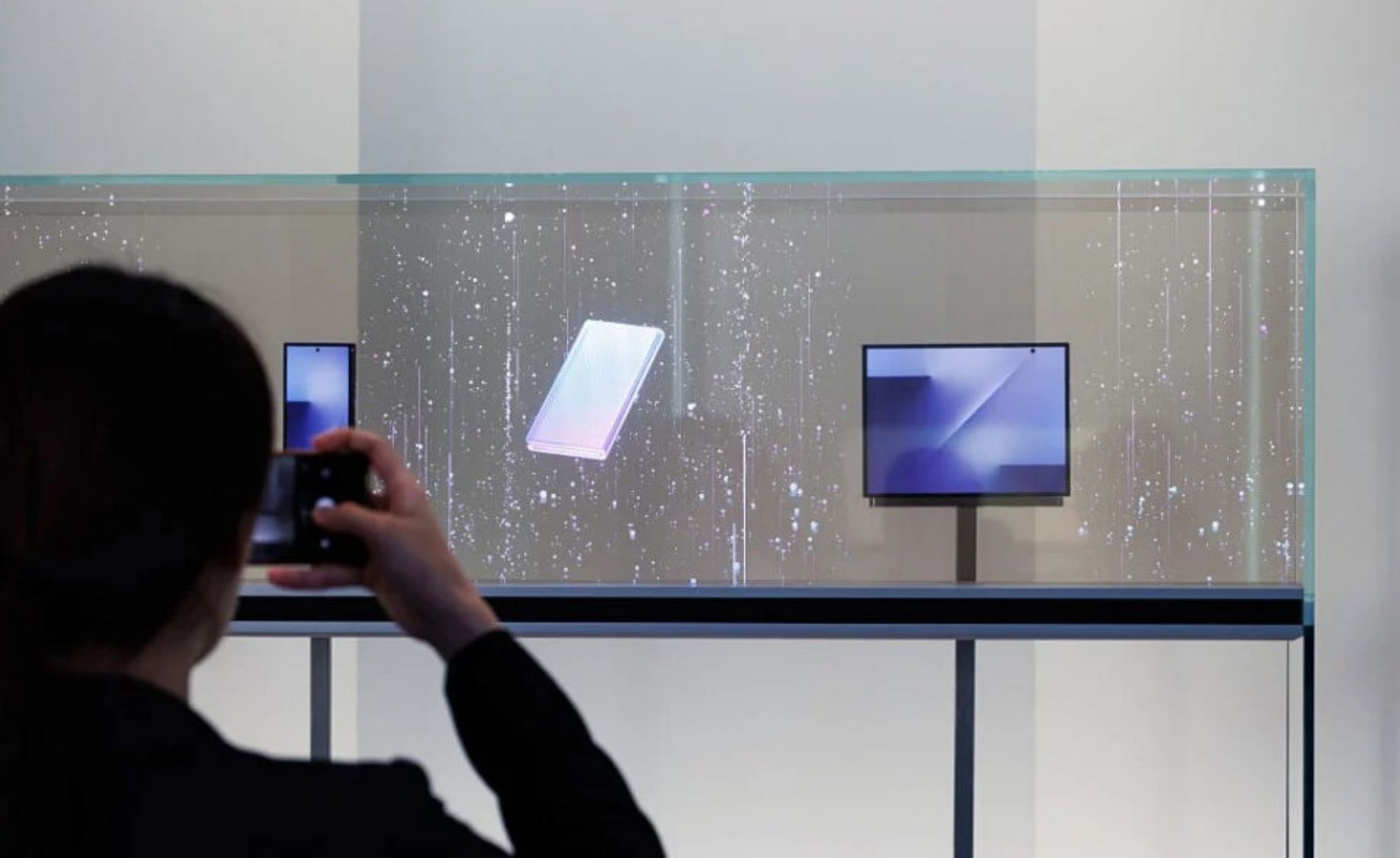 Hình ảnh cho danh mục Điện thoại gập ba Samsung Galaxy Z TriFold ra mắt bất ngờ, hé lộ ngày lên kệ